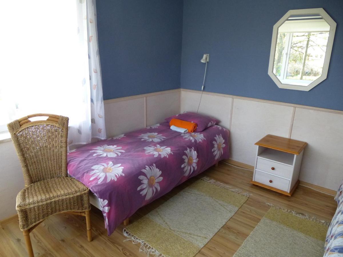 Tuule Villa Kuressaare Rum bild
