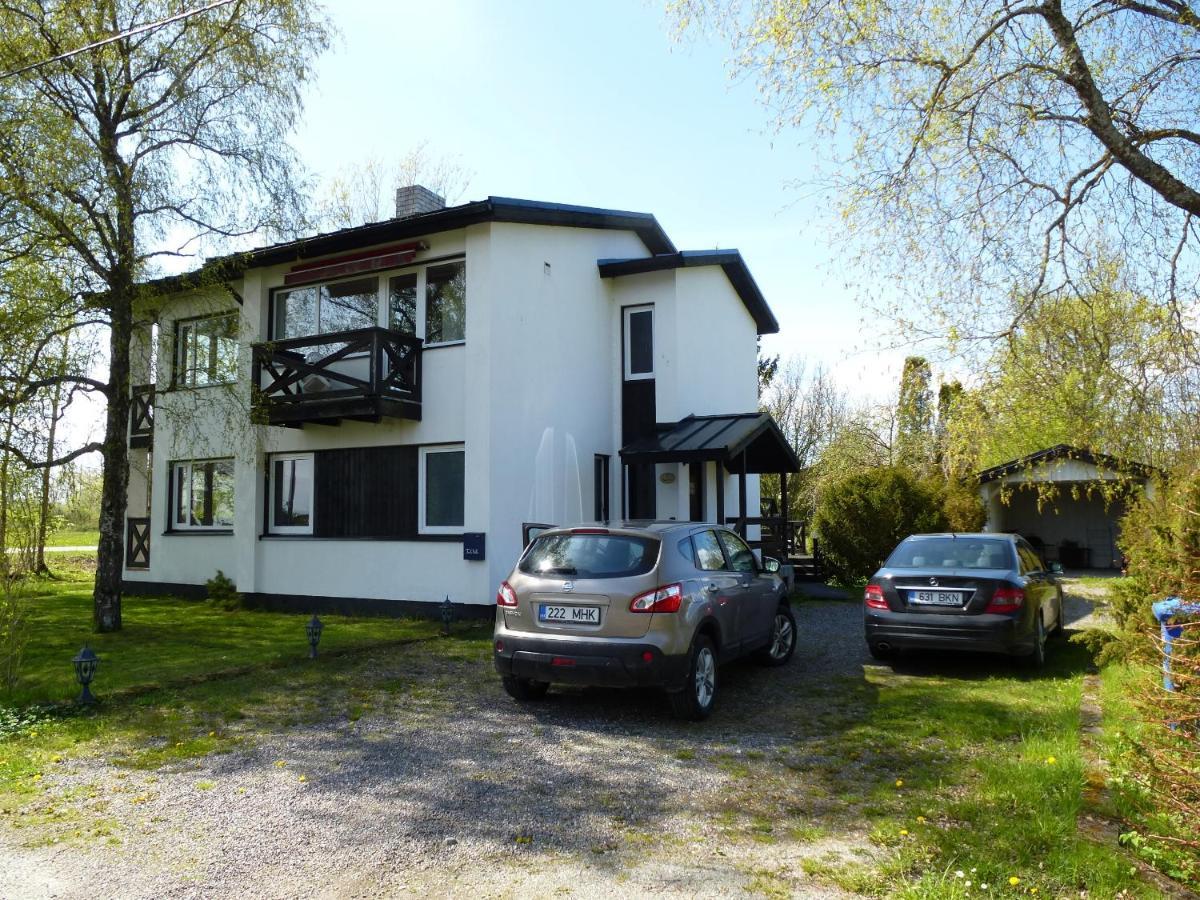 Tuule Villa Kuressaare Rum bild