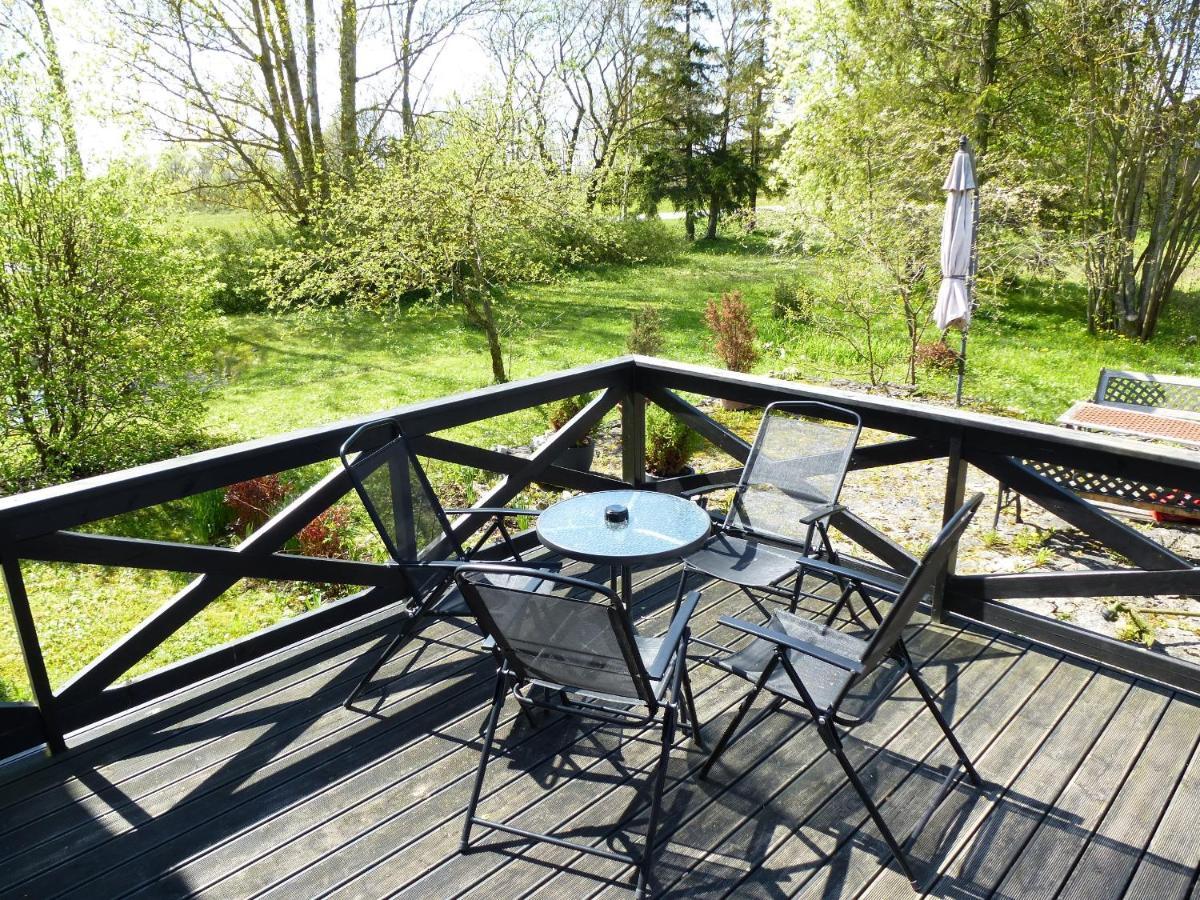Tuule Villa Kuressaare Rum bild